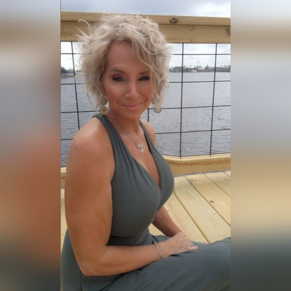 Meet your Posher, Karol - Picture 3 of 10